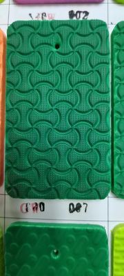 Formes EVA personnalisées pour les services de fabrication de tapis de voiture